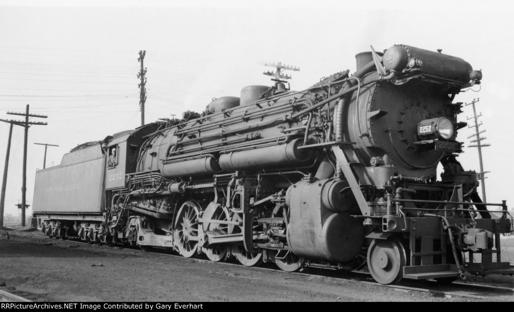 NYC 2-8-2 #2252 - New York Central 